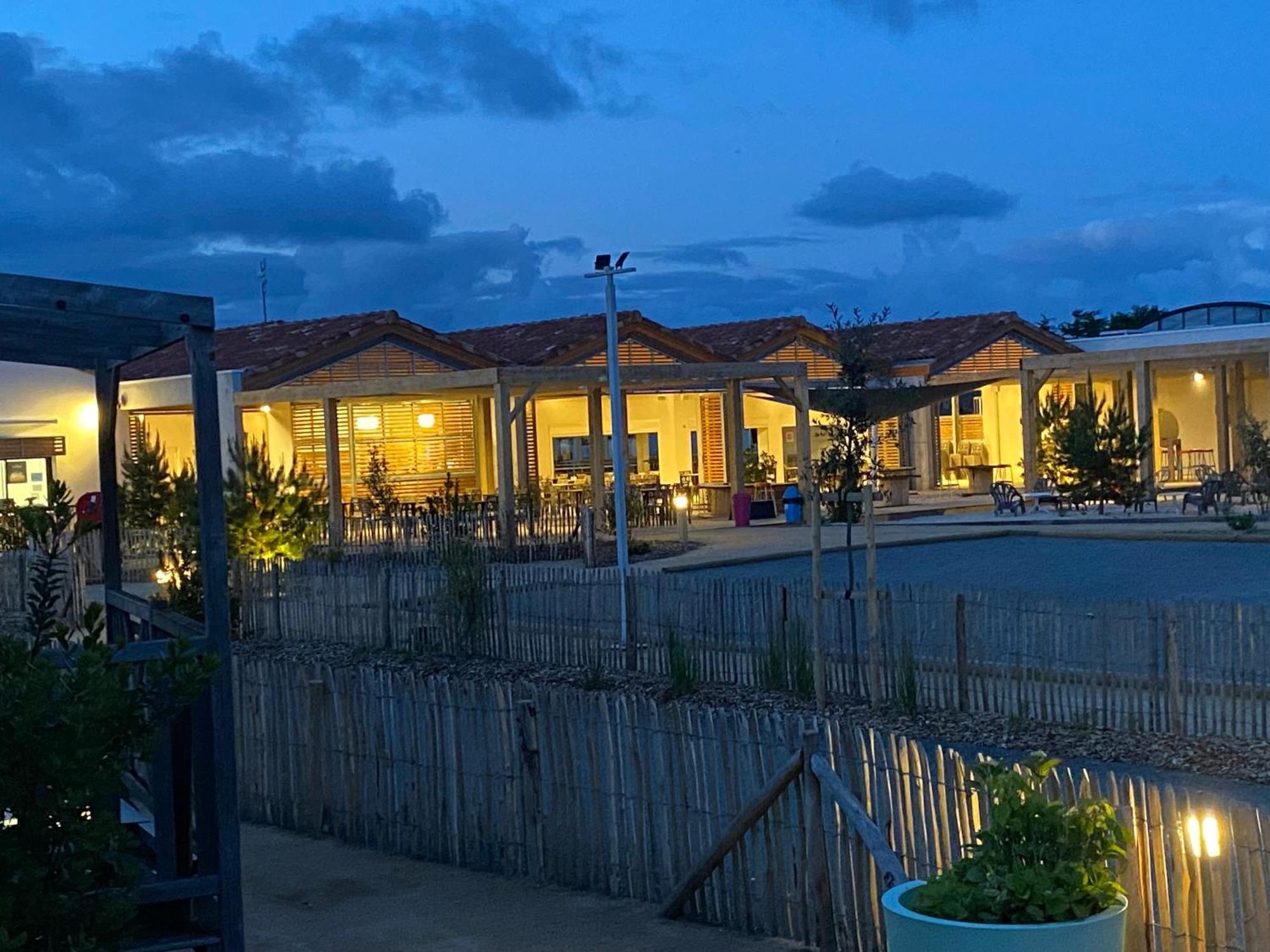 Richards Holidays Jard-sur-Mer Exteriör bild